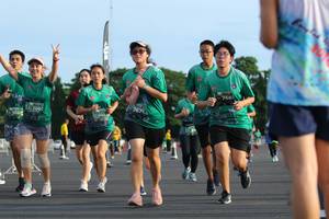 BIB: 766, 767, 106, 50218, 033
                            <button type="button" onclick="openModal(5172989)" class="btn btn-primary btn-sm float-right btn-popup" data-toggle="modal" data-target=".modal-high-quality">
                        <i class="fas fa-shopping-cart"></i> Add to Cart
                    </button>
                                            <button type="button" onclick="isThisMe(5172989, true)" class="btn btn-success btn-sm float-right btn-popup btn-isme hidden" data-toggle="tooltip" data-placement="bottom" title="นี่คือรูปของคุณใช่ไหม คลิกที่นี่เพื่อเอาเข้าอัลบั้ม">
                        <i class="fas fa-plus"></i> Add to album
                    </button>
                    <button type="button" onclick="isThisMe(5172989, false)" class="btn btn-warning btn-sm float-right btn-popup btn-isnotme hidden">
                        <i class="fas fa-ban"></i> Remove from album
                    </button>